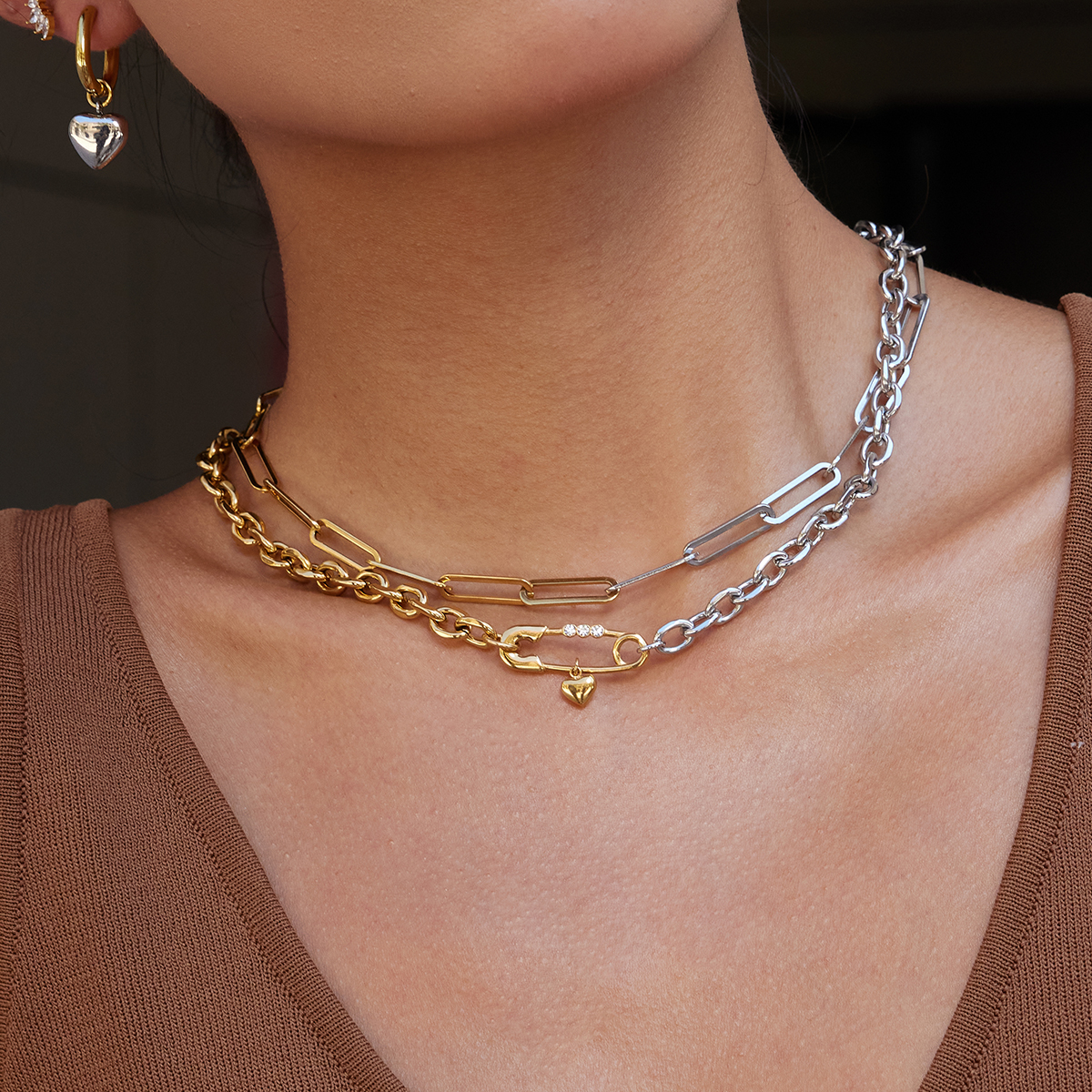 ELENYS Duo Chain – detail kombinace zlata a oceli